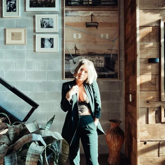 Babaton Power Hip Blazer (green) - Picture 3 of 7